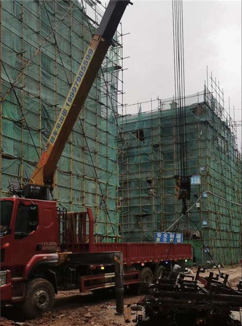 稷山县“慢工细活”—— 吊车的 “微动控制” 技术